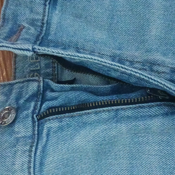 American Eagle Outfitters Super High Rise Straight Jeans - Light Blue | Size 10 - Picture 5 of 6